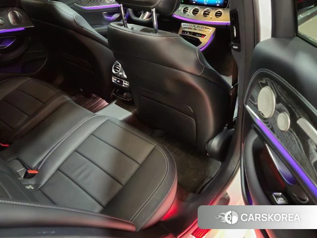 Mercedes-Benz E-Class W213 2022 Белый из Кореи, фото 3