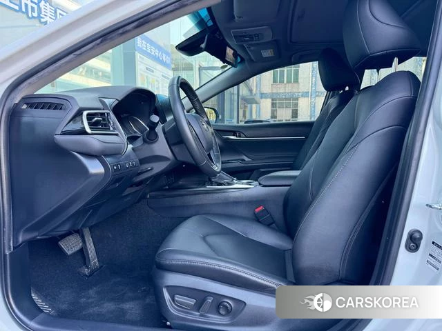Toyota Camry 2021 Белый из Китая, фото 3
