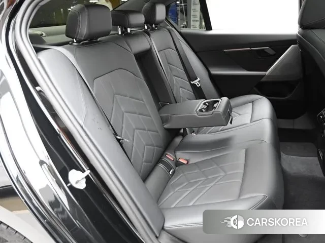 BMW 5 Series (G60) 2024 Черный из Кореи, фото 3