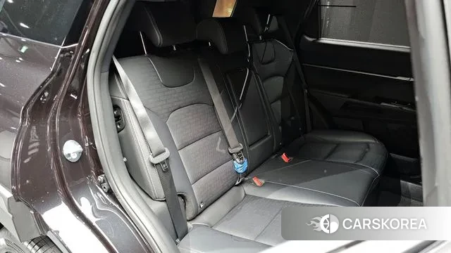 Ssangyong Torres 2024 Черный из Кореи, фото 3