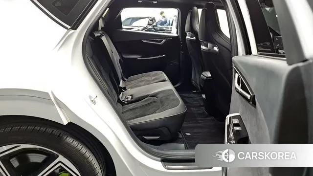 Kia EV6 2023 Белый из Кореи, фото 3