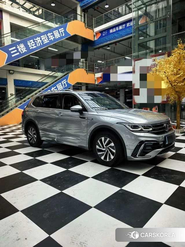 Volkswagen Tiguan L PHEV 2021 Серебристо-серый из Китая, фото 3