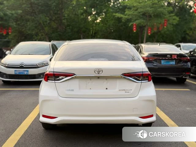 Toyota Corolla 2022 Белый из Китая, фото 3