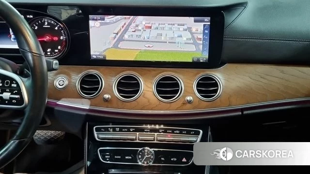 Mercedes-Benz E-Class W213 2019 Белый из Кореи, фото 3