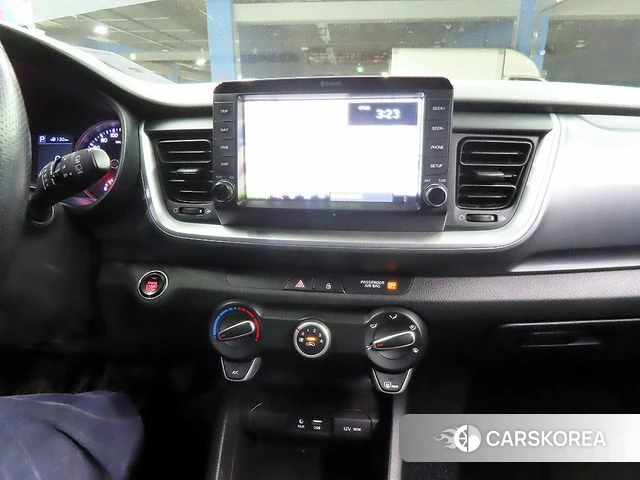 Kia Stonic 2019 Белый из Кореи, фото 3