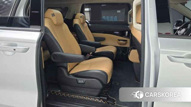 Kia Carnival 4th generation 2021 Серебряный из Кореи, фото 3