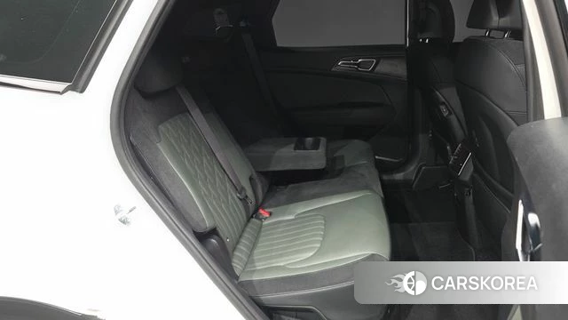 Kia Sportage 5th Generation Hybrid 2024 Белый из Кореи, фото 3