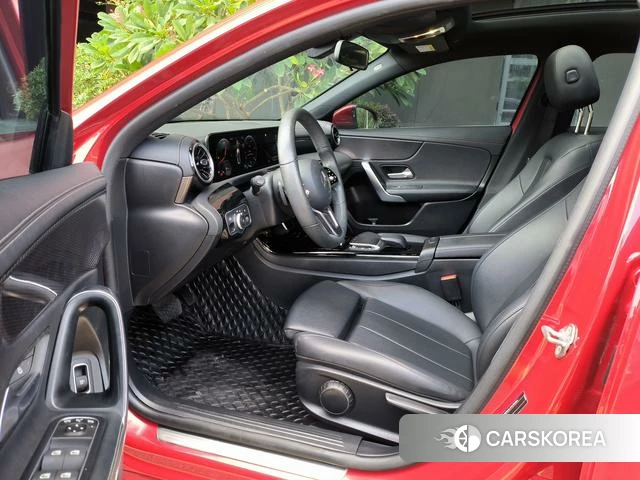 Mercedes-Benz Class A 2022 Красный из Китая, фото 3