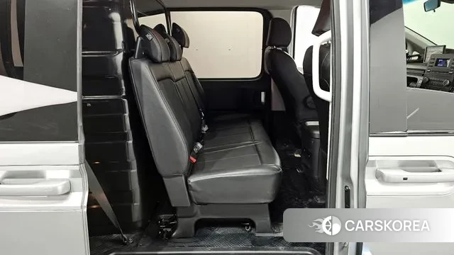 Hyundai Staria 2021 Серебряный из Кореи, фото 3