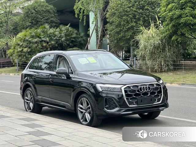 Audi Q7 2024 Черный из Китая, фото 3