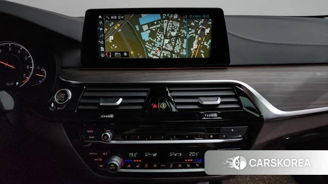 BMW 5 Series (G30) 2018 Белый из Кореи, фото 3