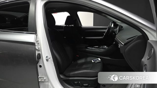 Hyundai Sonata (DN8) 2019 Серебристо-серый из Кореи, фото 3