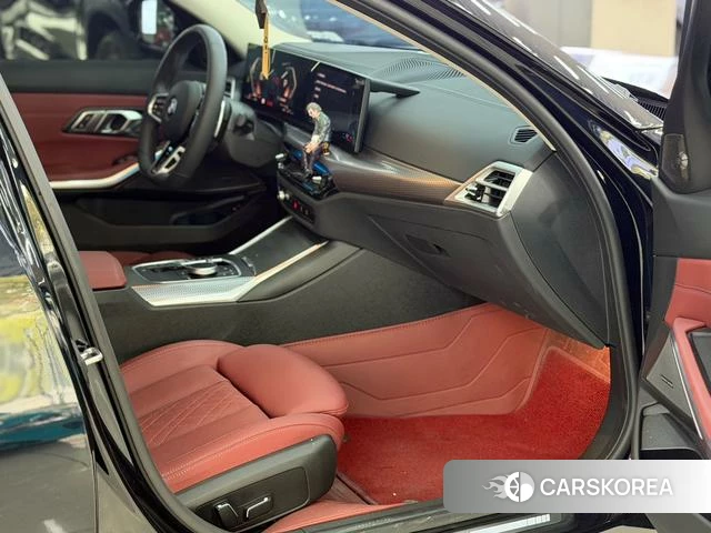 BMW 3 series 2025 Черный из Китая, фото 3