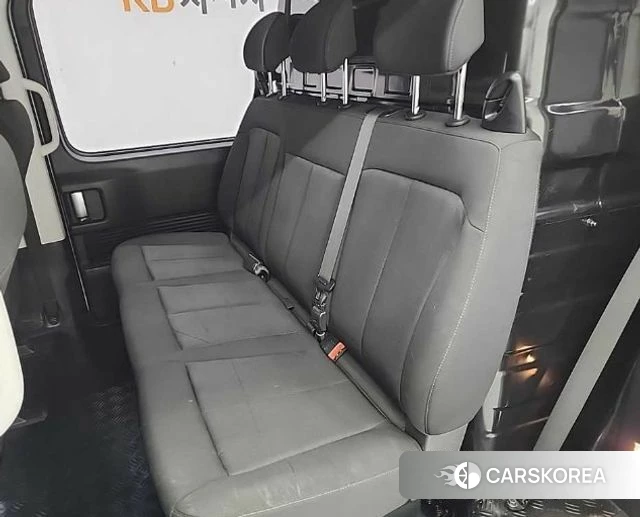 Hyundai Staria 2022 Белый из Кореи, фото 3