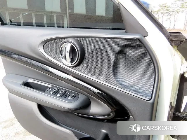 Mini Cooper Clubman 2021 Жемчужный цвет из Кореи, фото 3