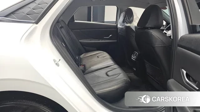 Hyundai The New Avante (CN7) 2023 Белый из Кореи, фото 3