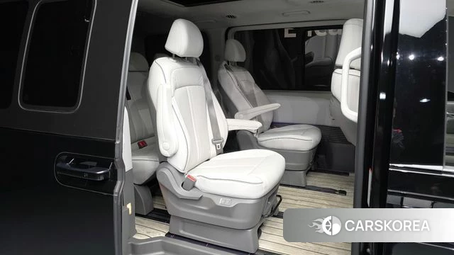 Hyundai Staria 2024 Черный из Кореи, фото 3