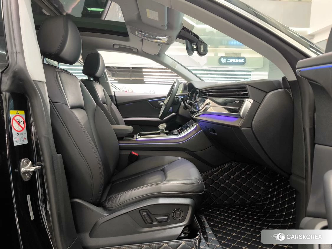 Audi Q8 2021 Черный из Китая, фото 3