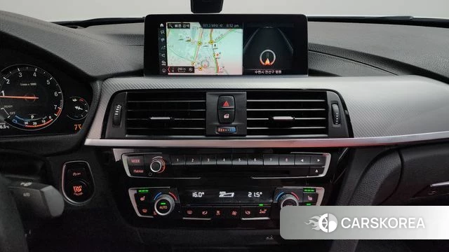 BMW 3 Series (F30) 2018 Белый из Кореи, фото 3
