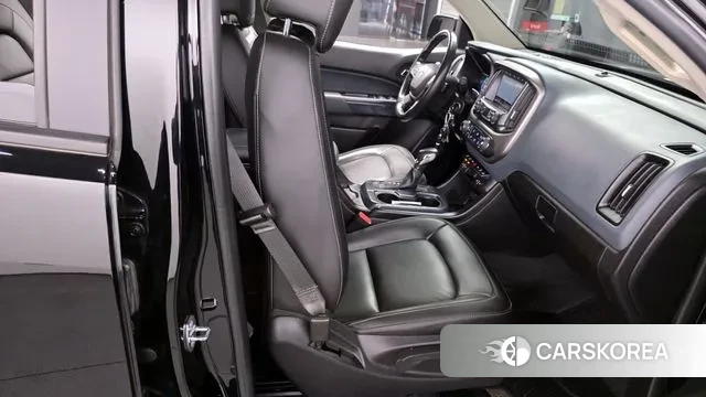 Chevrolet (GM Daewoo) Real New Colorado 2022 Черный из Кореи, фото 3