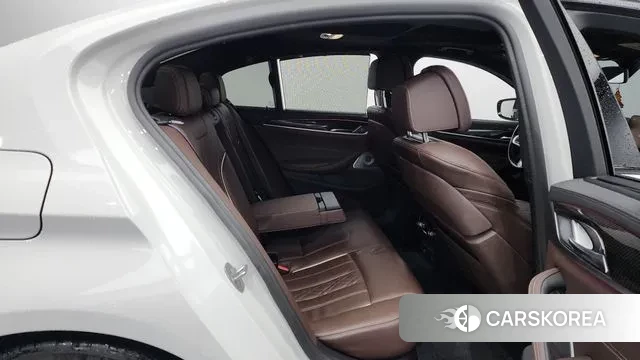 BMW 5 Series (G30) 2021 Белый из Кореи, фото 3