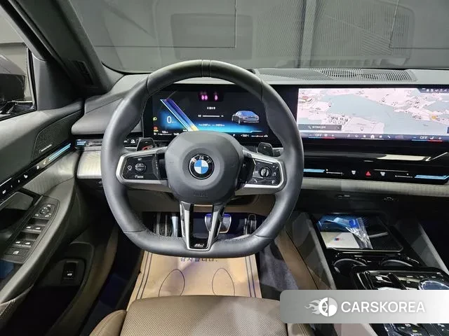 BMW 5 Series (G60) 2024 Черный из Кореи, фото 3