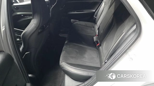 Hyundai Avante (CN7) 2021 Серебристо-серый из Кореи, фото 3