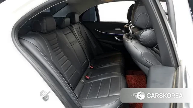 Mercedes-Benz E-Class W213 2018 Белый из Кореи, фото 3