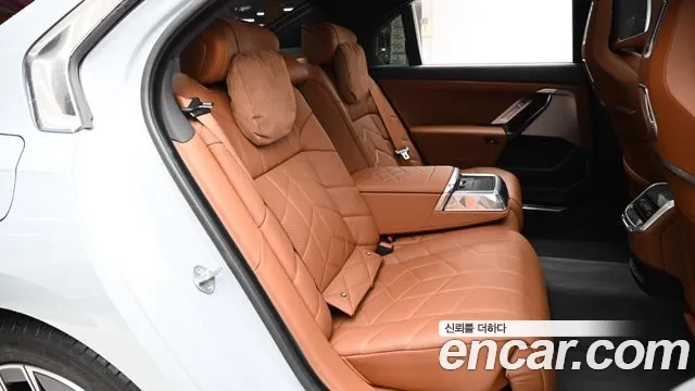 BMW 7 Series (G70) 2024 Белый из Кореи, фото 3