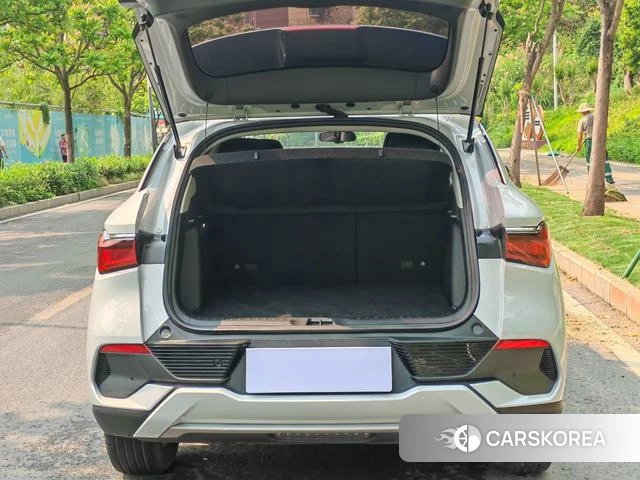 BYD Yuan PLUS 2023 Белый из Китая, фото 3