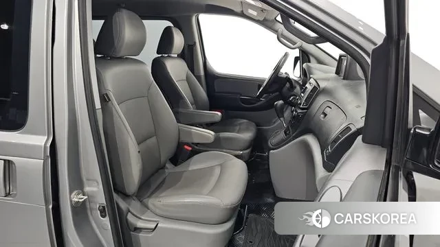 Hyundai The New Grand Starex 2018 Серебристо-серый из Кореи, фото 3
