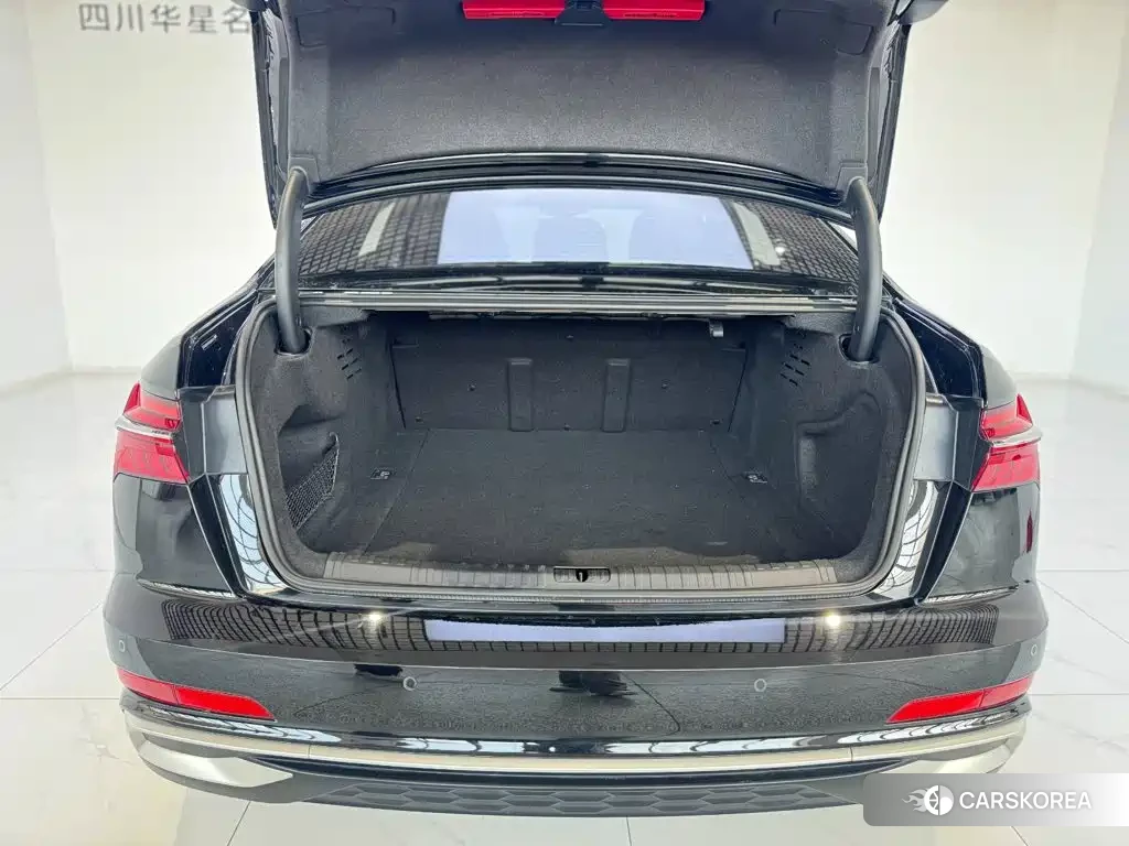 Audi A6L 2024 Черный из Китая, фото 3