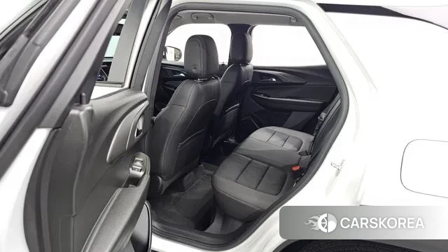 Chevrolet (GM Daewoo) The New Trail Blazer 2023 Белый из Кореи, фото 3