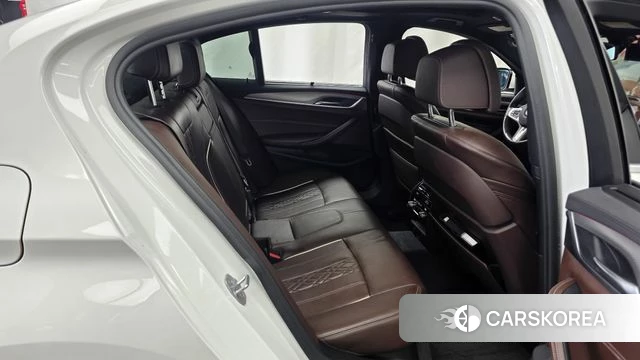 BMW 5 Series (G30) 2019 Белый из Кореи, фото 3