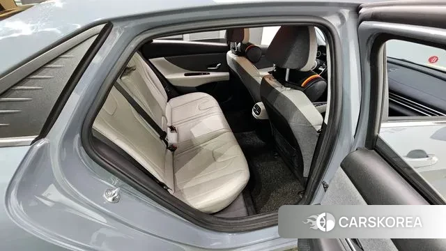 Hyundai Avante (CN7) 2020 Светло-серебряный цвет из Кореи, фото 3