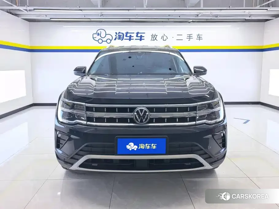 Volkswagen Touareg 2024 Черный из Китая, фото 3