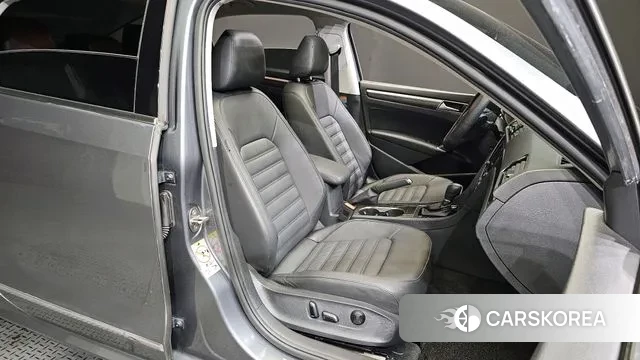 Volkswagen The New Passat 2018 Серый из Кореи, фото 3