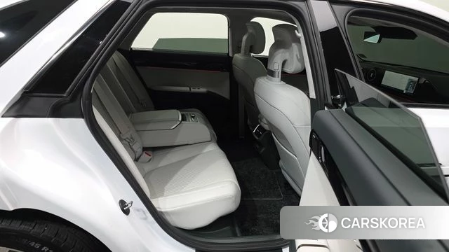 Hyundai Grandeur Hybrid (GN7) 2023 Белый из Кореи, фото 3