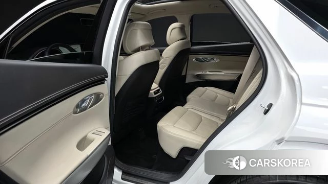 Genesis GV70 2023 Белый из Кореи, фото 3