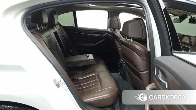 BMW 5 Series (G30) 2018 Белый из Кореи, фото 3