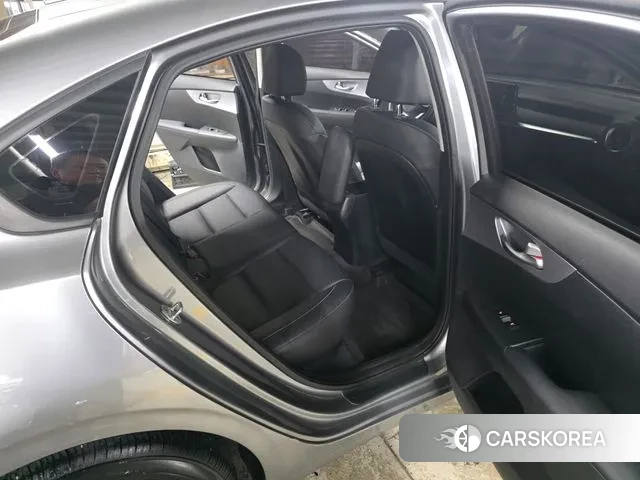 Kia The New K3 2nd generation 2022 Серебристо-серый из Кореи, фото 3