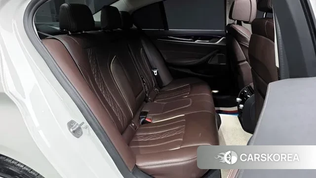 BMW 5 Series (G30) 2021 Белый из Кореи, фото 3