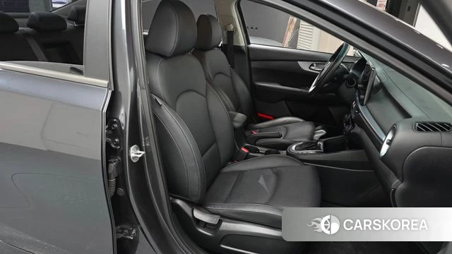 Kia The New K3 2nd generation 2021 Серый из Кореи, фото 3