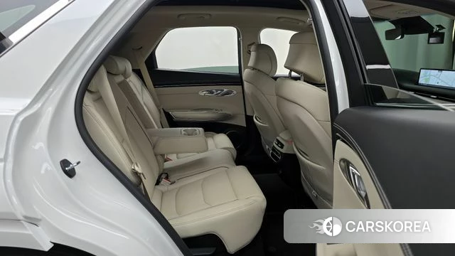 Genesis GV70 2023 Белый из Кореи, фото 3