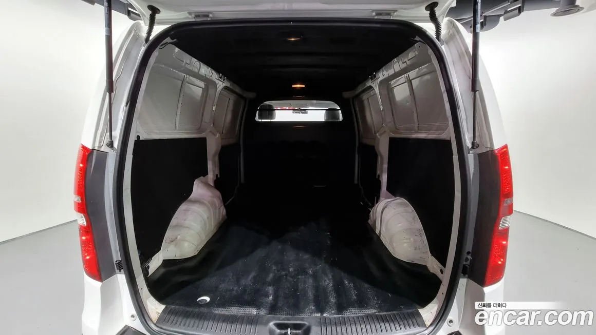 Hyundai The New Grand Starex 2019 Белый из Кореи, фото 3