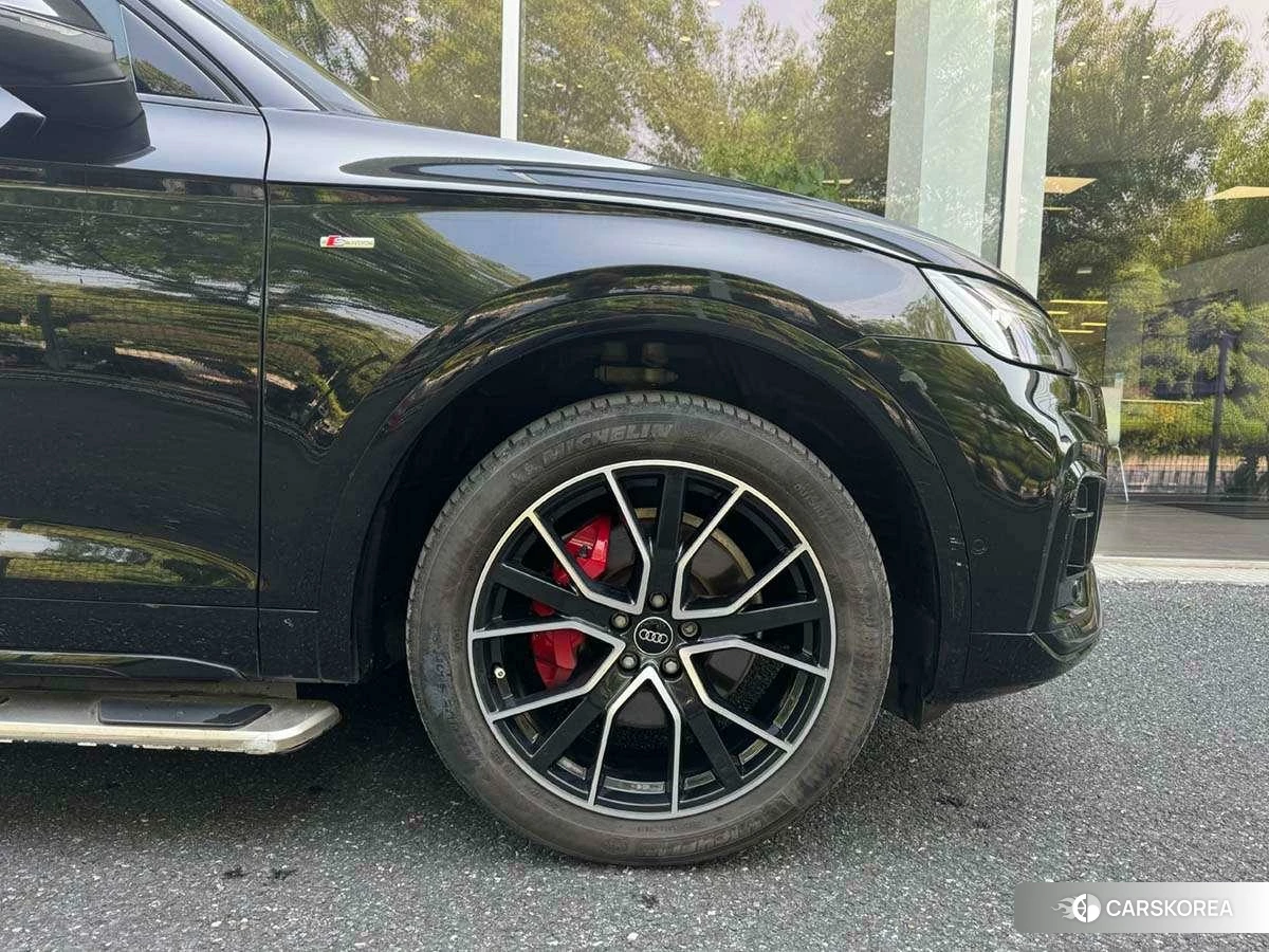 Audi Q5L 2023 Черный из Китая, фото 3