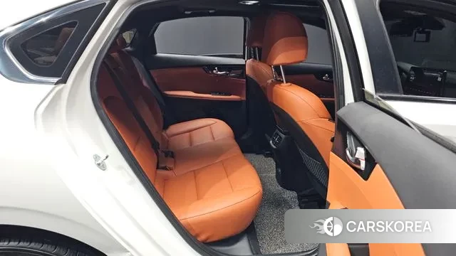 Kia The New K3 2nd generation 2023 Белый из Кореи, фото 3