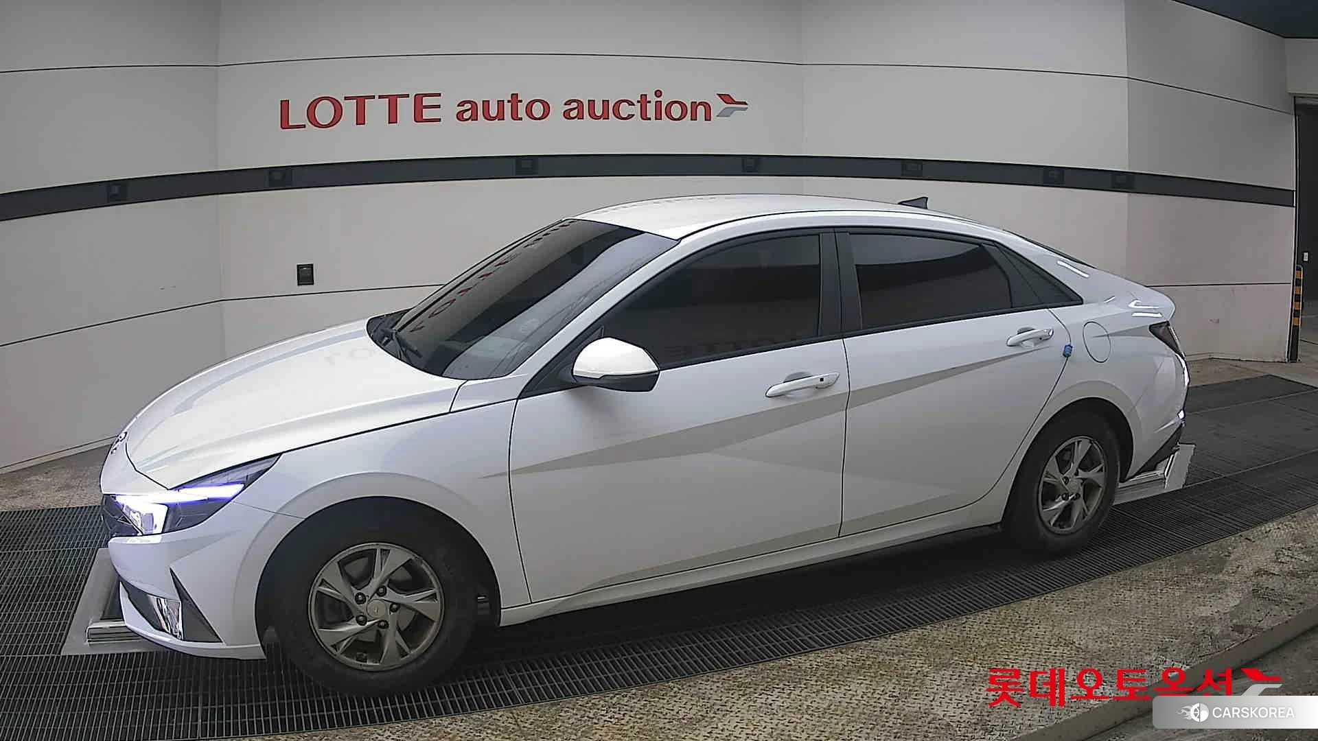 Hyundai Avante 2021 Polar White из Кореи, фото 3