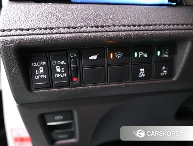 Honda Odyssey 2018 Белый из Кореи, фото 3