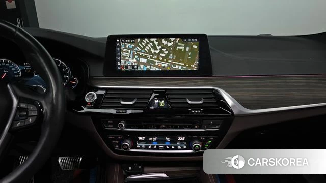 BMW 5 Series (G30) 2018 Серый из Кореи, фото 3